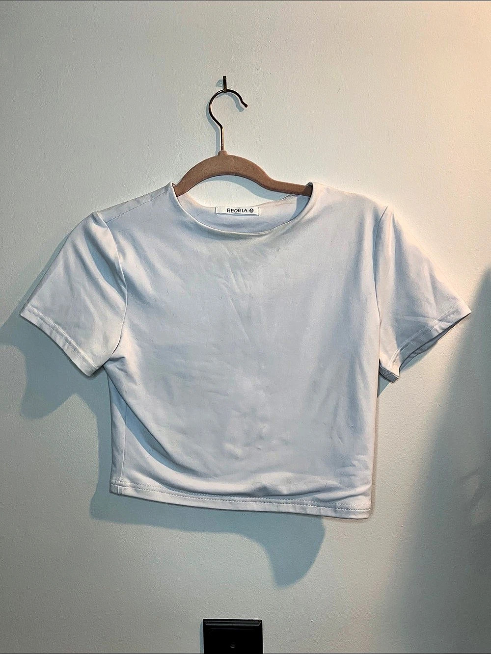 REORIA Women's Medium White Crewneck Short Sleeve Crop Top
